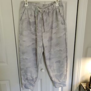 Nike Dri-Fit Cropped Joggers